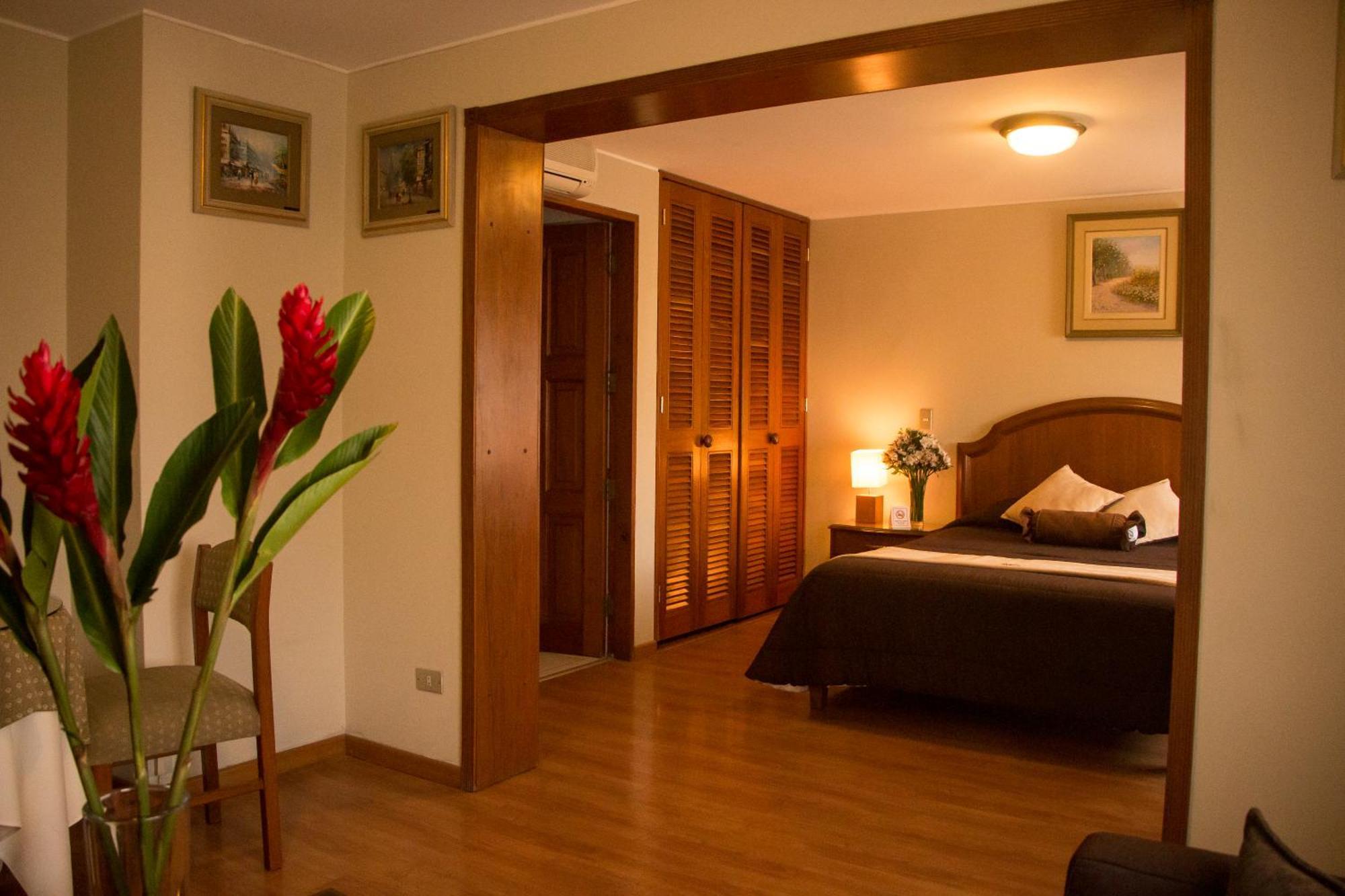 Hotel Britania San Borja ليما المظهر الخارجي الصورة